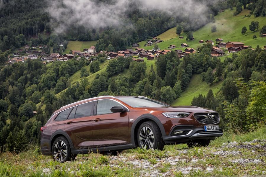  Opel Insignia Country Tourer Turbo D 4x4 Exclusive 2017 года  (фото 5 из 42)